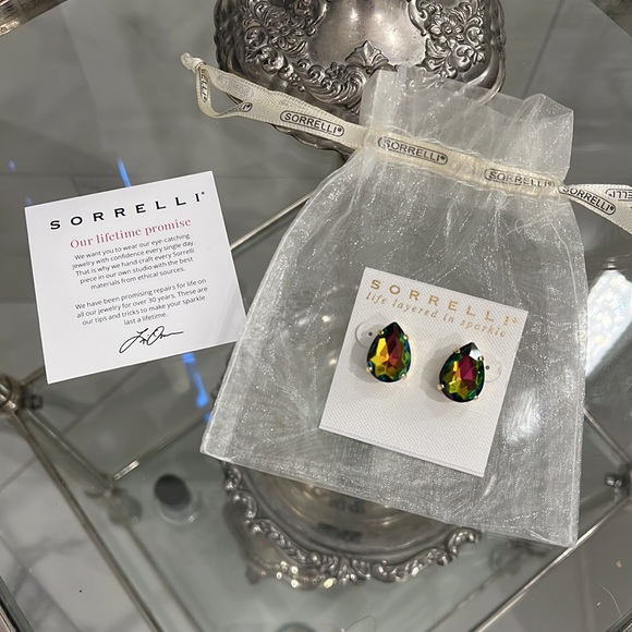 NEW Sorrelli Eileen Stud Earrings, Volcano with Bright Gold-Tone Finish - Picture 2 of 6